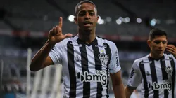 Empresário de Keno solta o verbo com suposta rixa com Sampaoli: "Nunca houve ameaça de dispensa"