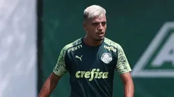 Gabriel Menino treina e será opção no Palmeiras para final da Copa do Brasil