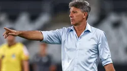 Renato demonstrou admiração pelo jovem - Foto: Lucas Uebel/Flickr Oficial do Grêmio/Divulgação.