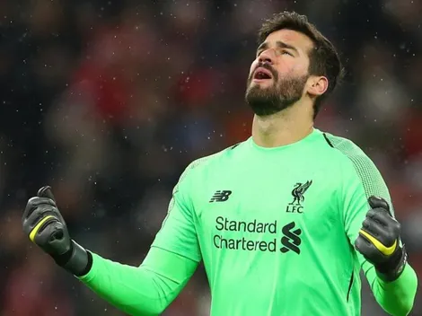 Liverpool presta solidariedade a Alisson após morte do pai