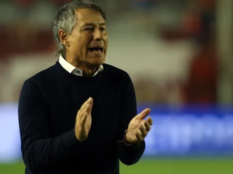 Com post divertido, Santos anuncia Ariel Holan como o novo técnico do clube; Contrato do treinador argentino é válido por três anos