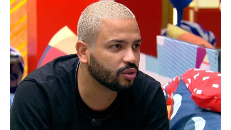 Projota disse não concordar com atitudes de Karol Conká