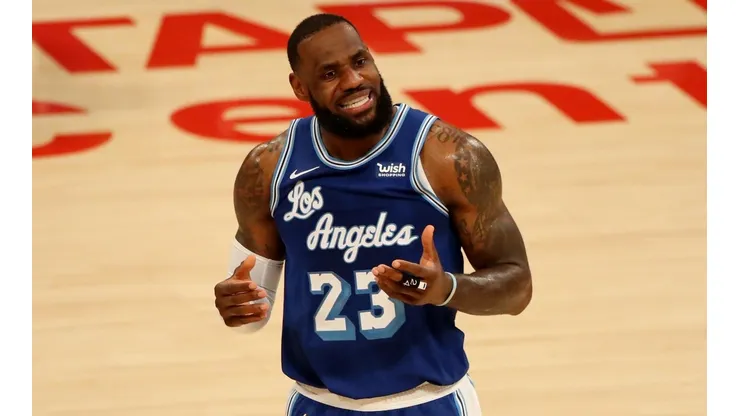 LeBron James alcança marca de 35 mil pontos na NBA
