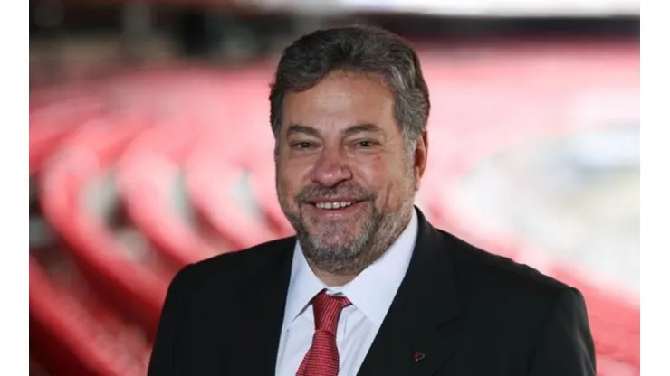 Julio Casares entra em ação nos bastidores e tenta dar chapéu no Palmeiras por destaque uruguaio