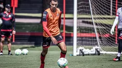 Gilvan encaminha acerto com o Fogão. Foto: Heber Gomes/Atlético-GO