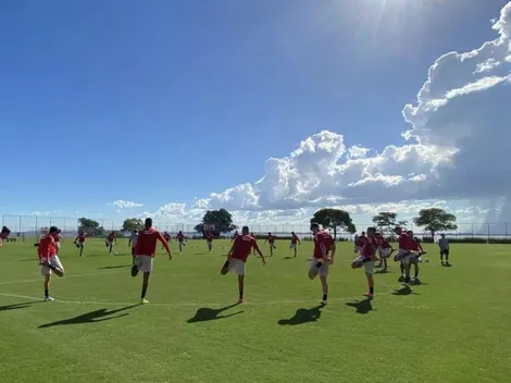 Internacional treina com Rodinei, Zé Gabriel e Patrick entre os titulares contra o Flamengo