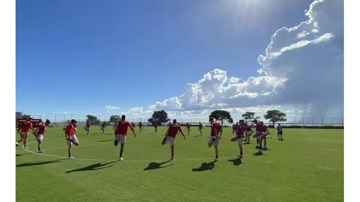 Internacional treina com Rodinei, Zé Gabriel e Patrick entre os titulares contra o Flamengo