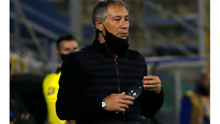 Santos não deve anunciar Ariel Holan antes de confirmar vaga na pré-Libertadores, segundo jornalista