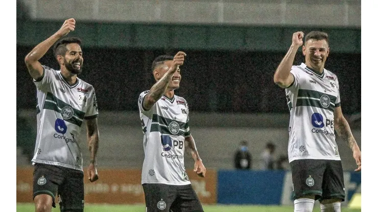Palmeiras é surpreendido pelo rebaixado Coritiba e sai derrotado no Couto Pereira