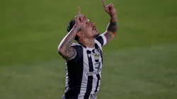 Vina renova contrato com o Ceará; meia despertou o interesse de diversos clubes