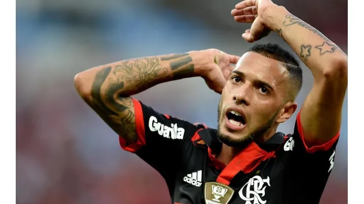 Paulinho zoa o Vasco na web — Foto: Getty Images