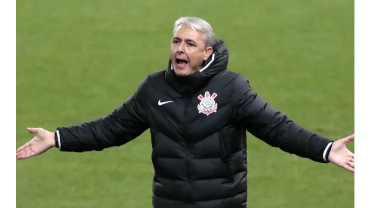 Treinador era constantemente cobrado pela fragilidade defensiva - Foto: Rodrigo Coca/Corinthians.