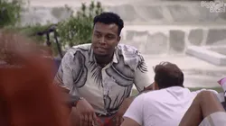 Nego Di conversa com brothers durante a madrugada pós formação de paredão