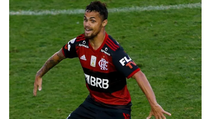 Michael ganhou minutos contra o Corinthians