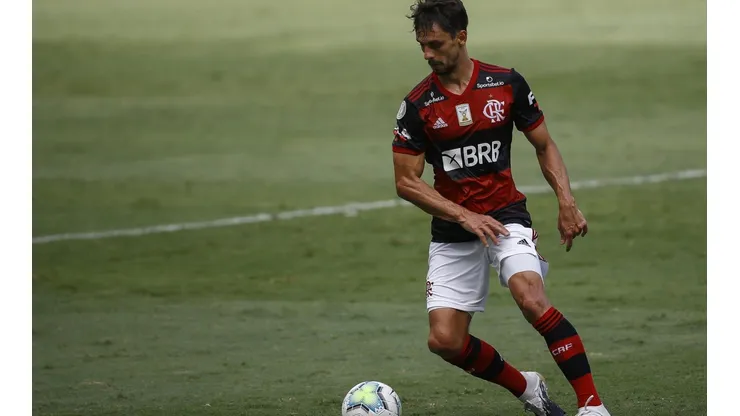 Rodrigo Caio volta a ser relacionado no Flamengo após 20 dias