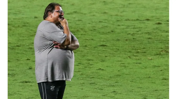 Ceará deve renovar com técnico Guto Ferreira até final de 2021