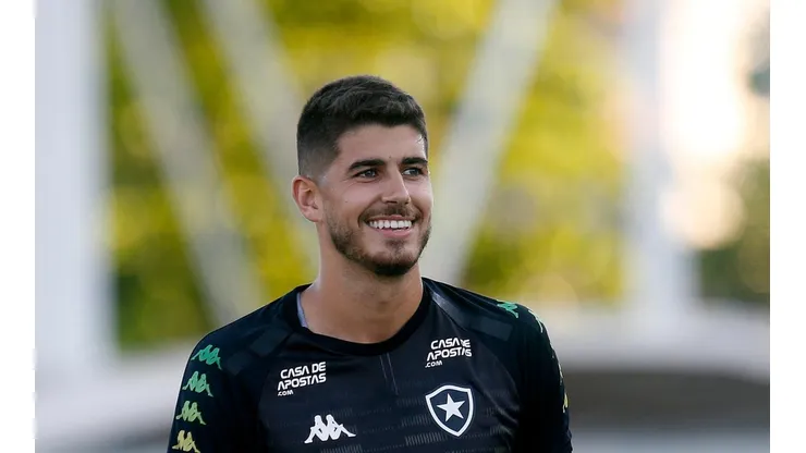Pedro Raul está indo para o futebol japonês. Vítor Silva/Botafogo