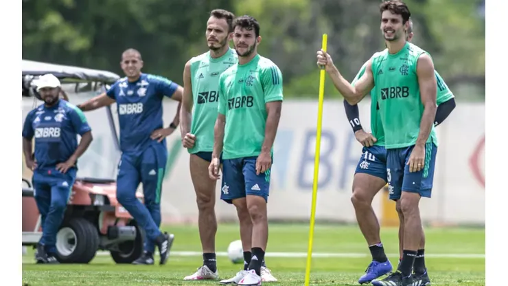 Flamengo pode contar com Rodrigo Caio contra o Corinthians