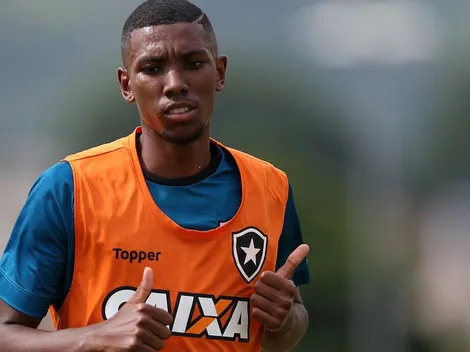 Botafogo "ignora" São Paulo e pede 6 vezes mais para vender Kanu