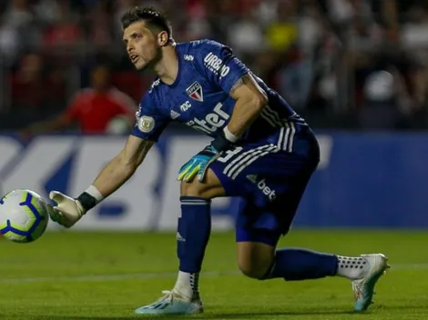 Vizolli impõe silêncio no vestiário do São Paulo após erro de Volpi