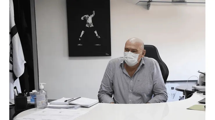 Rueda detalha procura do Santos pelo novo técnico e fala dos atrasos no pagamento