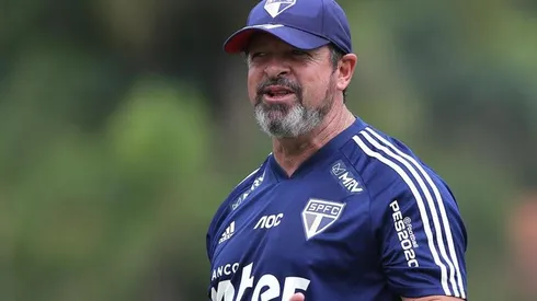 Vizolli bancou o retorno do jogador - Foto: Rubens Chiri/SPFC.