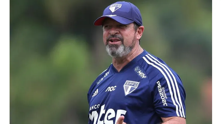 Vizolli bancou o retorno do jogador - Foto: Rubens Chiri/SPFC.