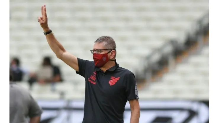 Autuori está atento ao mercado. Foto: Divulgação/Athletico