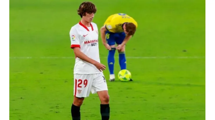 Bryan Gil em campo pelo Sevilla. (Foto: Cristo García)