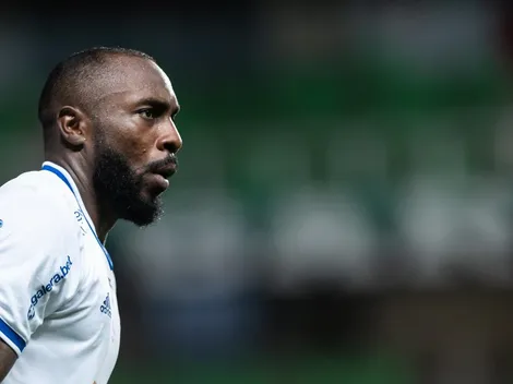 Mazzuco ‘sai do lugar comum’ e sinaliza futuro do zagueiro Manoel