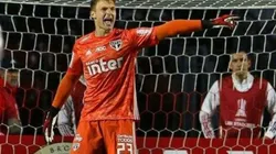 Perri volta a ser relacionado para um jogo do São Paulo após quatro meses