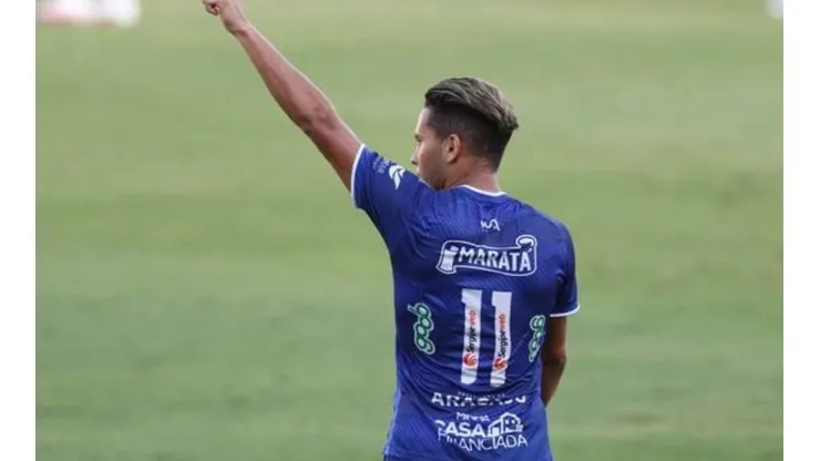 Reis lamenta a demora do Botafogo em contratá-lo