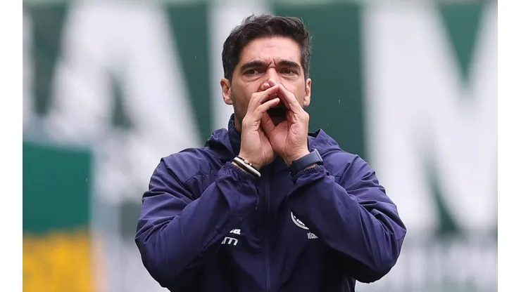 O técnico Abel Ferreira espera por novos reforços para a temporada 2021 do Palmeiras