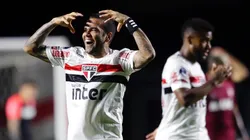Daniel Alves pode deixar o Tricolor — Foto: Getty Images