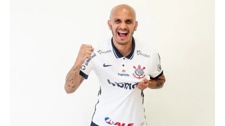 Fábio Santos rasgou elogios ao artilheiro. Foto: Rodrigo Coca/Ag. Corinthians