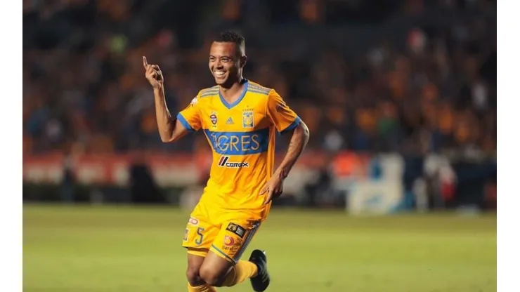 Rafael Carioca comemorando no Tigres — Foto: Getty Images