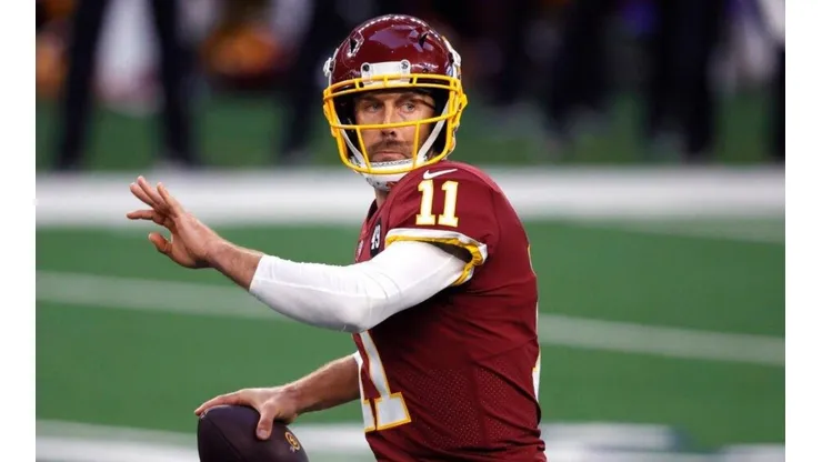 Após quase ter perna amputada, jogador recebe prêmio da NFL
