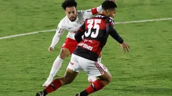 João Gomes substituiu Diego na partida contra o Bragantino