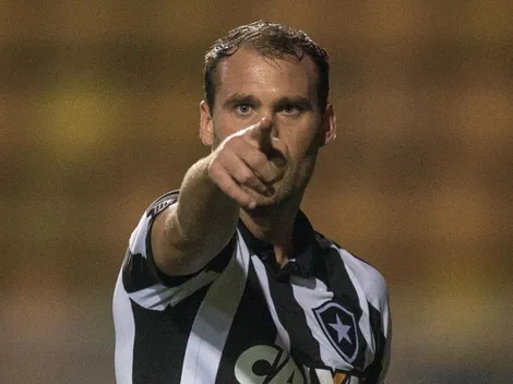 Nome do zagueiro Carli voltou à pauta no Botafogo