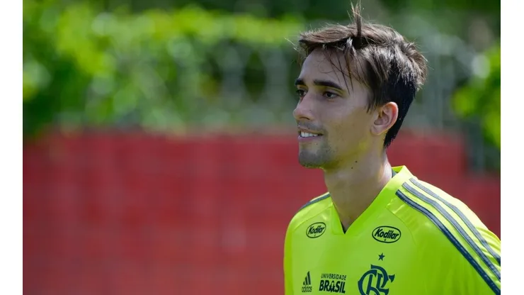 César é alvo do Atlético-GO. Alexandre Vidal / Flamengo