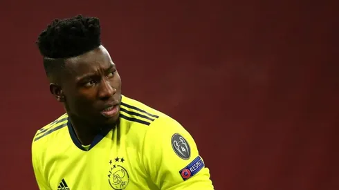 Goleiro do Ajax é suspenso por um ano por doping; clube afirma que jogador tomou remédio por engano