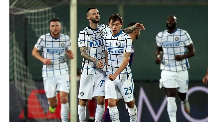 Inter de Milão vence Fiorentina e pressiona Milan pela liderança da Serie A