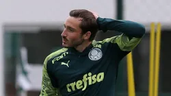 Real Madrid prepara oferta astronômica para tirar Viña do Palmeiras