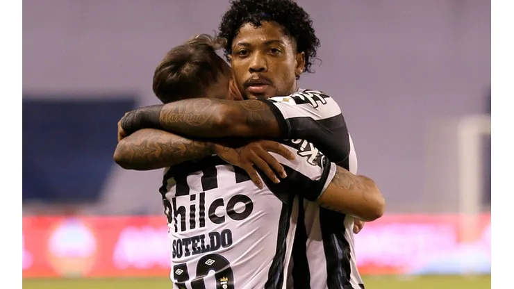 O Santos pode ter quatro desfalques para o duelo contra o Atlético-GO, pelo Brasileirão