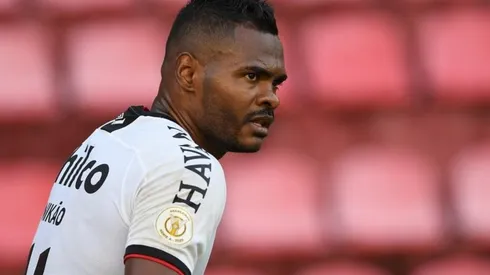 Athletico corre para não perder Nikão de graça no fim da temporada