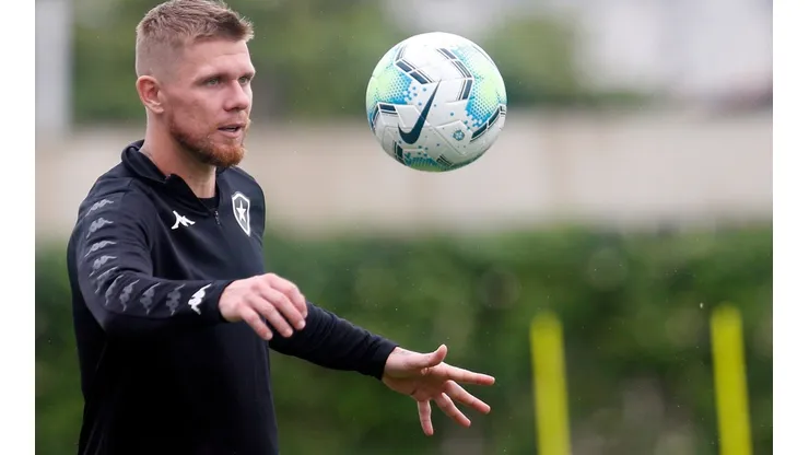Rafael Forster vira desfalque no Glorioso. Vitor Silva/Botafogo
