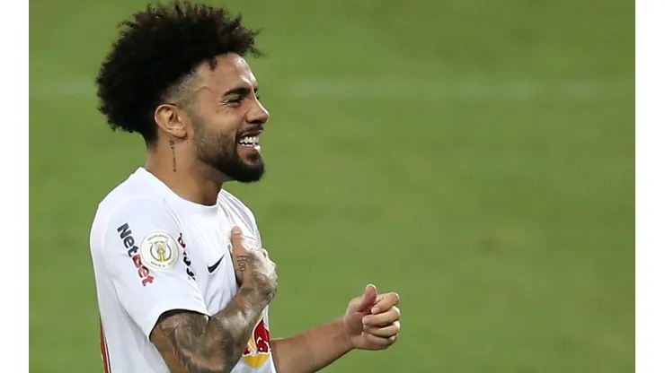 Claudinho, do RB Bragantino, se isolou na artilharia do Brasileirão