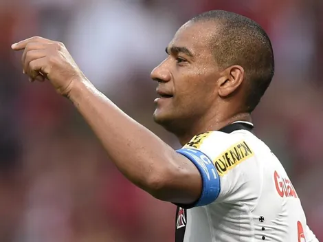 Rodrigo faz a festa da torcida do Vasco em provocação ao Flamengo