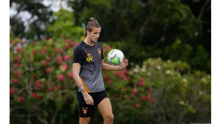 Maidana é um dos líderes do elenco. Anderson Stevens / Sport Club do Recife