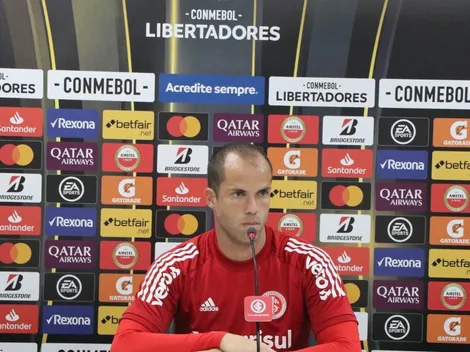 Lomba afirma que está jogando com dores para ajudar o Inter no Brasileirão